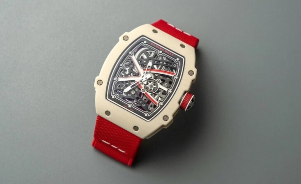 У Леклера увели именные часы за €320к на домашнем Гран-при «Феррари». Взамен выдали издевательский трофей