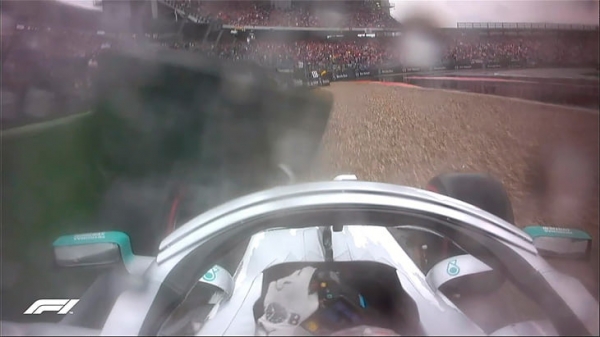 В «Формуле-1» хаос: топы вылетали и разбивали машины, на подиум приехали с последнего места