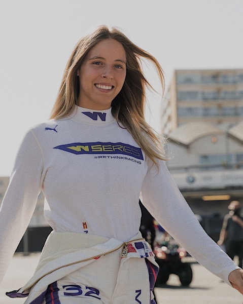 Нерея Марти – звезда сезона-2021 женской «Формулы». Возможно, самая красивая гонщица Серии W!