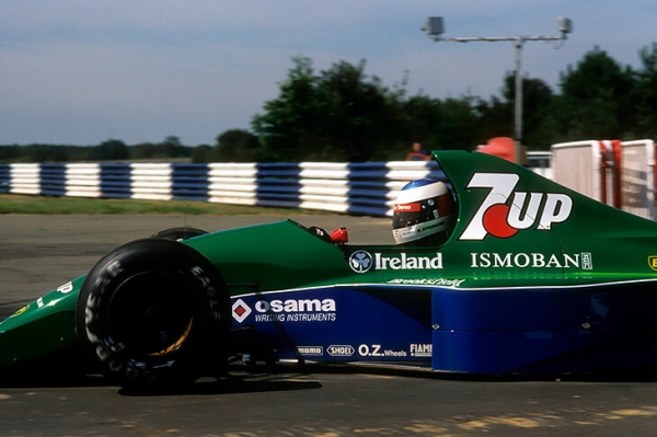 Возможность дебюта в «Ф-1» Шумахер выиграл у чемпиона-пенсионера и бывшего пилота «Феррари». А на тестах его просили не ехать слишком быстро