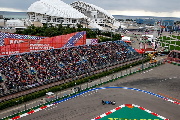«Формула-1» отказалась от Гран-при России. У Мазепина тоже проблемы – «Хаас» намерен его заменить
