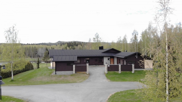 Райкконен продает финскую виллу за $1 млн: пять спален и сауна, рядом – элитный ресторан, поле для гольфа и лыжный курорт
