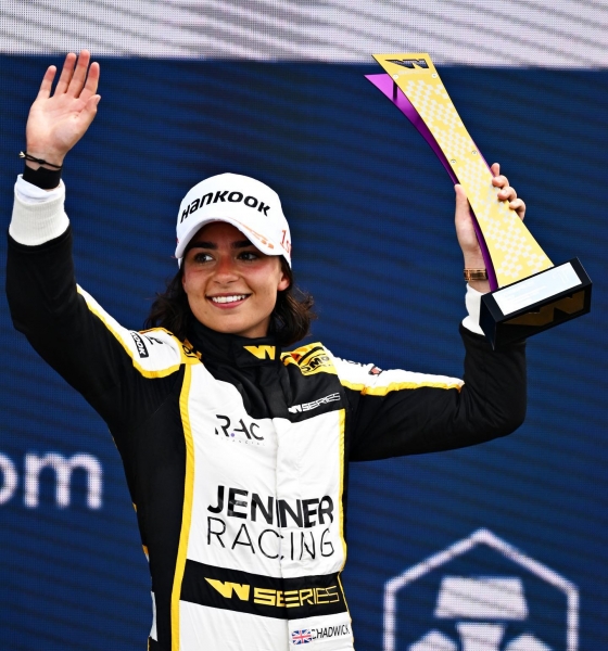 Джейми Чедвик – лучшая автогонщица мира прямо сейчас. Двукратная чемпионка женской «Формулы» и тест-пилот «Уильямс»!