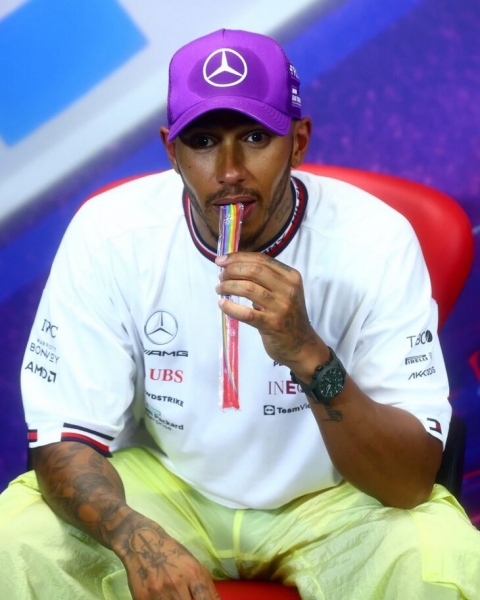 Красота «Ф-1» на Гран-при Франции: Макконахи, Хэмилтон – на полу в нокауте от жары и ест радужное мороженое, Феттель в столетней машине