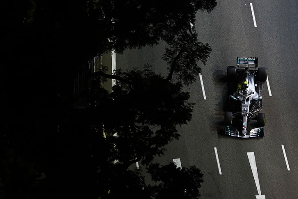 Леклер разрывает топов «Формулы-1». Забрал третий поул подряд