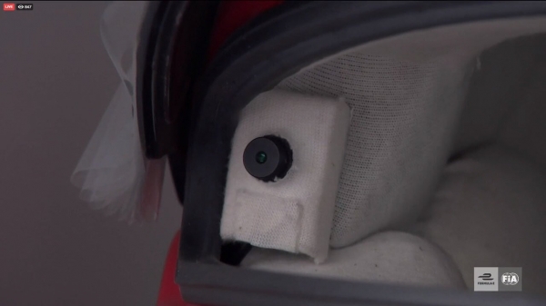 Фантастические ракурсы глазами пилотов «Ф-1» снимают микрокамеры массой 2,5 грамма. Открывают реальные гонки – с мощной тряской в кокпите
