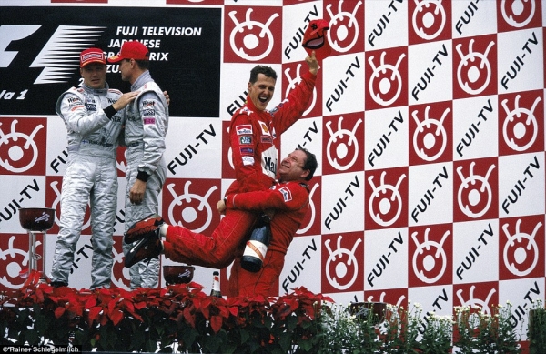 Доминирование Шумахера, чудо «Брауна», победа Феттеля, титулы Хэмилтона и Кими. Главные моменты «Формулы-1» в 2000-е