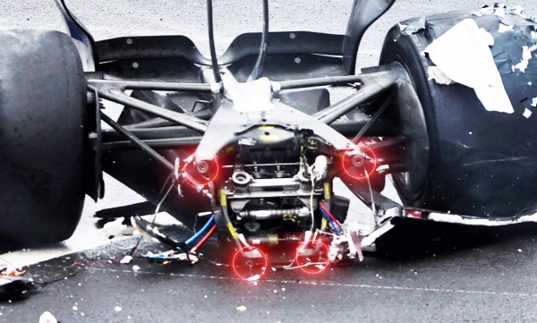 Болид Шумахера раcкололся надвое после полета в стену – это вообще нормально? Да – так задумано для спасения гонщиков
