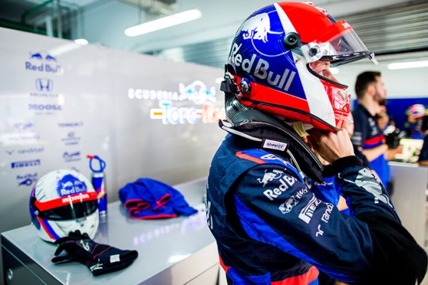 Квяту запретили использовать особый шлем для Гран-при России. Хотя другим гонщикам позволяли много раз
