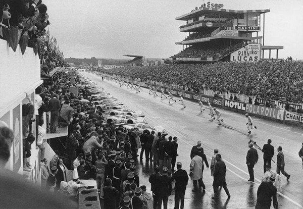 Ле-Ман 1969 года – знаковый: последняя победа легендарного «Форда», подъем «Порше» и окончание забегов на старте
