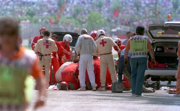 За два года до гибели Сенна спас другого гонщика от смерти в «Формуле-1»