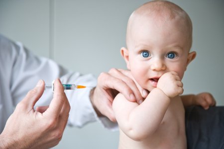Ученые нашли пользу от детских прививок при лечении рака