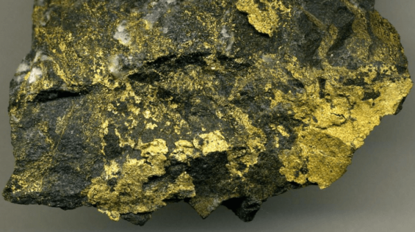 99% всего золота на Земле содержится внутри ядра планеты - Hi-News.ru