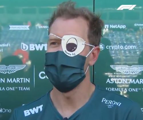 Феттель примерил образ пирата на Гран-при Монако. Команда сделала ему повязку после жалоб по радио на кровь из глаза