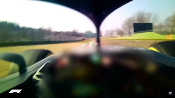 Реальная тряска и отвратительный обзор из болида «Ф-1»: мощная запись круга с камеры на шлеме гонщика