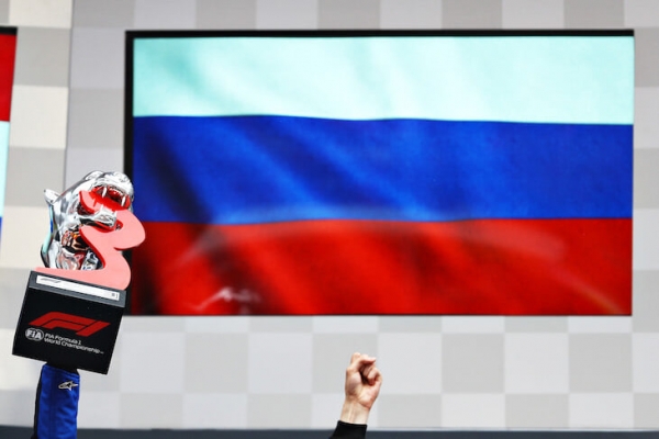 Допинг-скандал угрожает России даже в автогонках: на грани бана флаг, но пока не Гран-при в Сочи