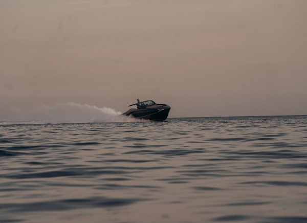 Фото из соцстей: новая яхта Конора Lamborghini. Стоит 3 млн евро!