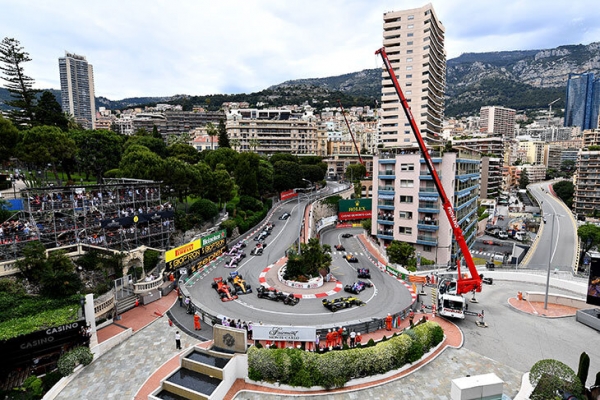 Домашний Гран-при почти половины пилотов «Ф-1» – Монако. Только здесь они спят в собственных кроватях и готовят себе завтрак перед гонкой