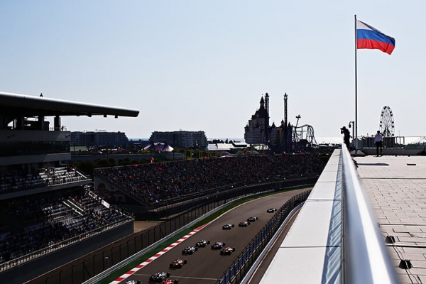 Сочи – лучший вариант увидеть «Формулу-1» в 2021-м. Билеты на гонки и отель могут обойтись всего в 8600 рублей