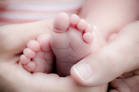 В США врачи спасают малыша, родившегося без кожи