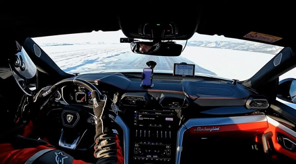 В России новый рекорд скорости – «Ламбу» разогнали до 299 км/ч на льду Байкала. Следующая цель – получитерская планка финнов в 336 км/ч