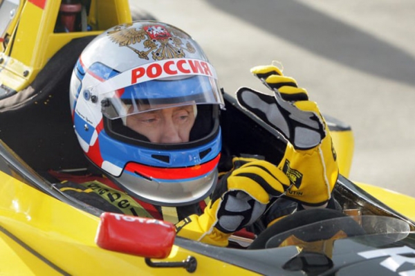 Помните, Путин ездил на болиде «Формулы-1»? Мы проверили – это фэйк