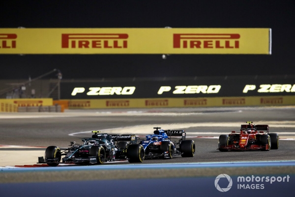 Обзор гонки в Бахрейне. Хэмилтон переиграл Ферстаппена, Райкконен 20 лет в Ф1 и авария Мазепина