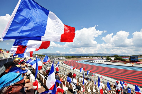 Франция бесится из-за ухода «Ф-1»: организатор Гран-при перебрал €27 млн, а в потере этапа винят президента страны