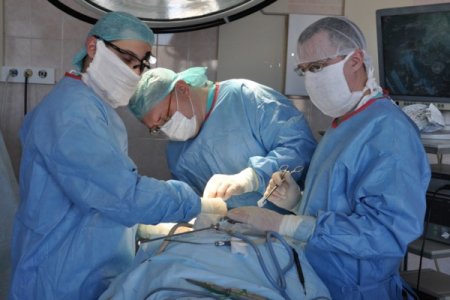 15 килограммов: врачи удалили пациенту огромную опухоль