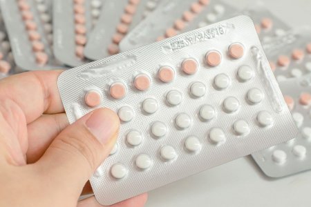 Ученые: гормональные контрацептивы могут помешать женщине стать успешной