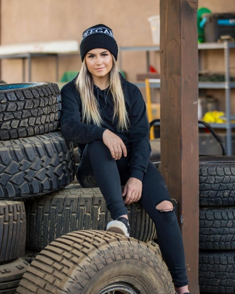 Хейли Диган – самая популярная гонщица NASCAR 2021 года. Первая девушка, которая выиграла гонку в Айдахо!